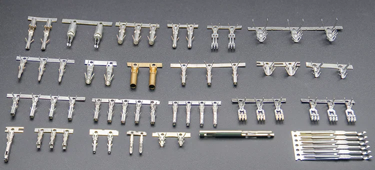 الأجهزة الفولاذ المقاوم للصدأ النحاس ختم أجزاء الذكور والإناث المحطة الطرفية