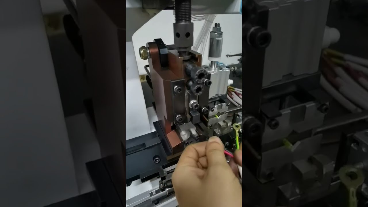 ماكينة تجريد وتجعيد الأطراف المستمرة – آلة أوتوماتيكية عالية الإنتاجية #machine #factory