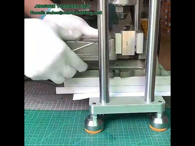 50-G Desktop Vertical Injection Molding Machine for Plastic Plugs | 110V/220V