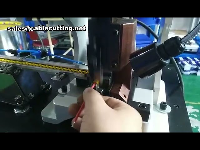 Loose Terminal Feeding Assembly Machine with Vibrate Plate Cable Wire Terminal Crimping Machine