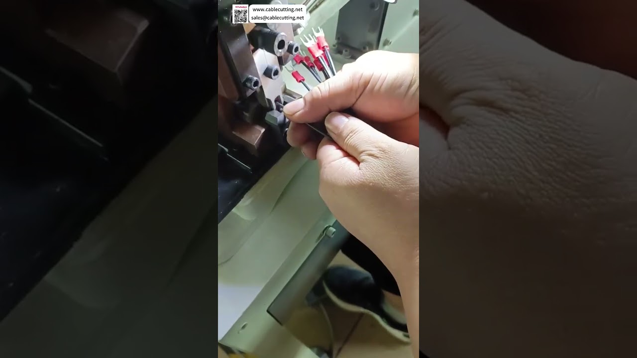 ماكينة تجعيد أطراف الكابلات الأوتوماتيكية بتغذية وعاء اهتزازي - أداة كفاءة وجودة فائقة