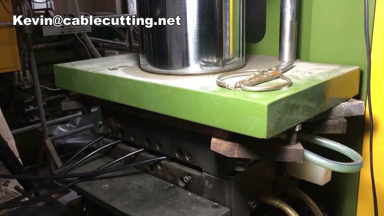 Plastic Injection Molding Machine, Plug Making Machine, P-I-M-4