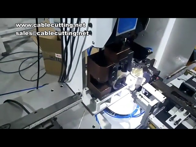 Cord end terminal machine, loose terminal automatic stripping terminal machine