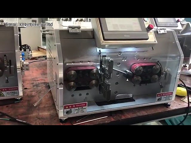 آلة تقشير وقطع الأسلاك متعددة النواة أوتوماتيكية بالكامل – من 2 إلى 6 نواة