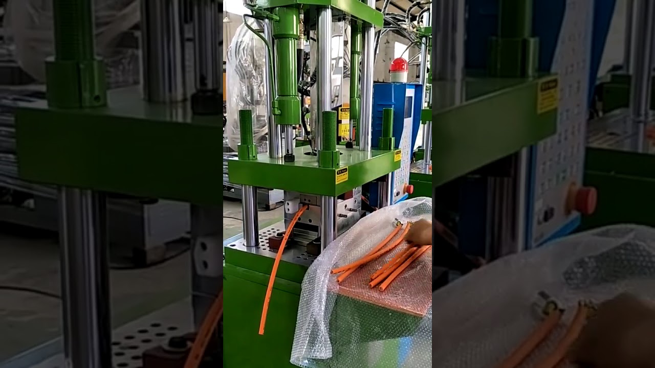ماكينة حقن بلاستيك PVC ثلاثية المسامير 450ST من Au Standard - إنتاج صناعي عالي الكفاءة