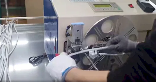 آلة لف وربط المقابس WPM-210